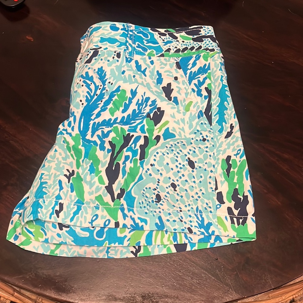 Lilly Pulitzer Callahan short. Lightly worn.